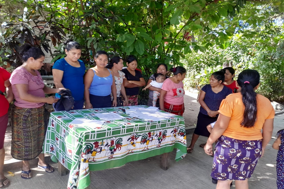 Guatemalans in need of cold food storage for their school 