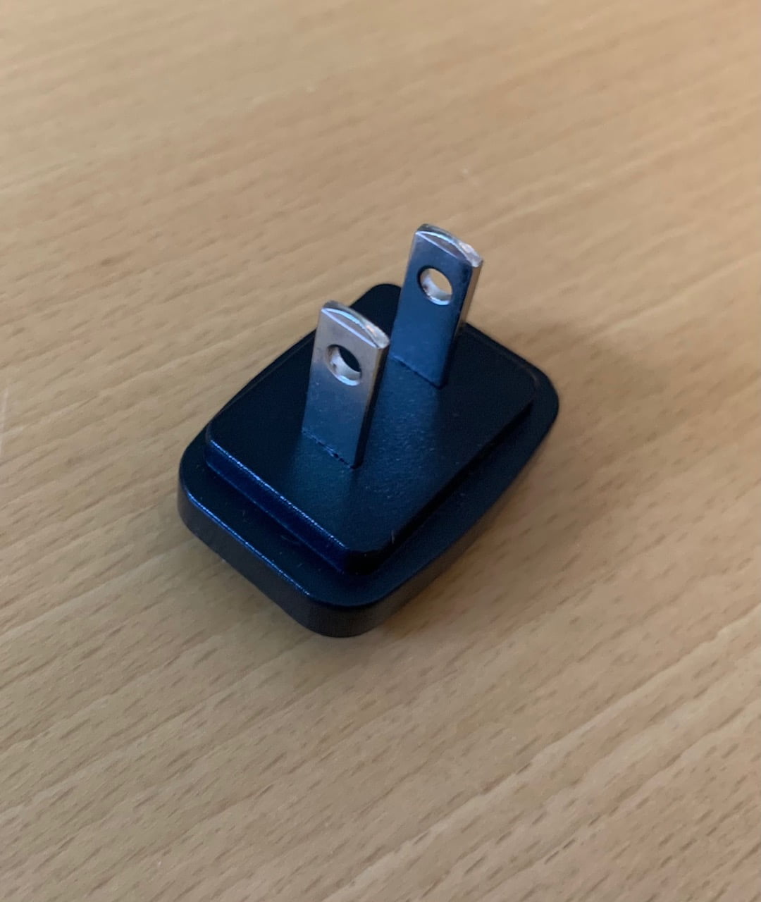 
                  
                    Photo of the US adapter plug for the Plugin unit
                  
                